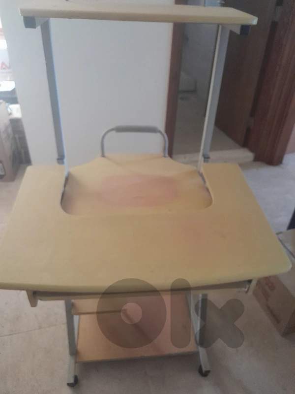 طاولات كمبيوتر