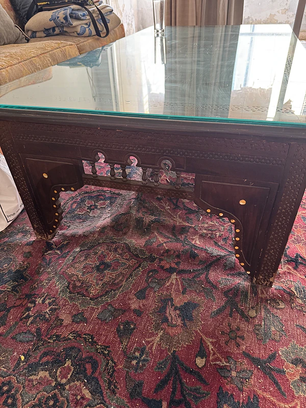 living room artisanat table