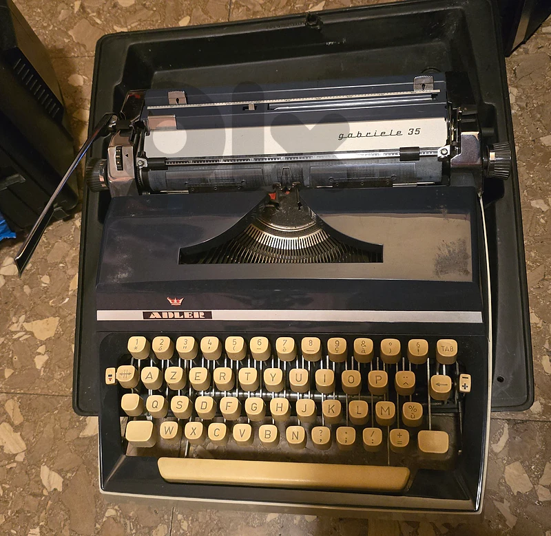 Vintage Adler Gabriele 35 Typewriter for Sale