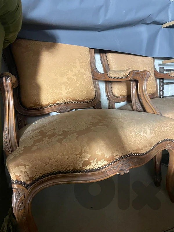 armchair x. 2