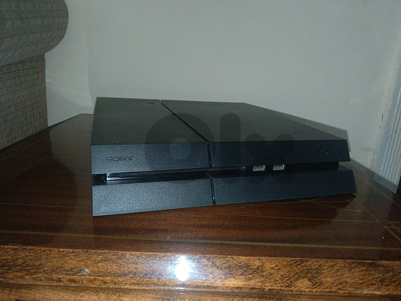 used like new PS4 fat 500gb