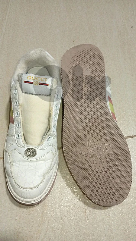 شوز غوتشي بسس 15$