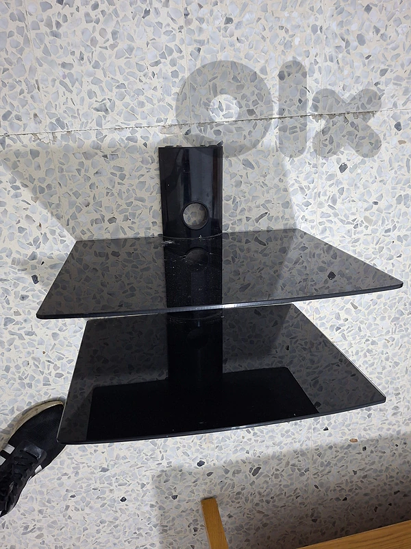 Rfouf TV stand