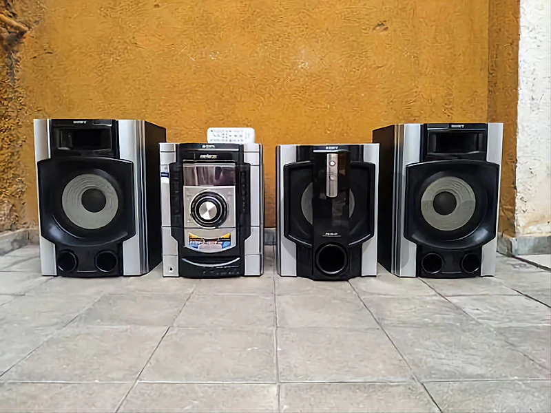 ستريو سوني ماليزي 7000واط 3cd dvd aux fm