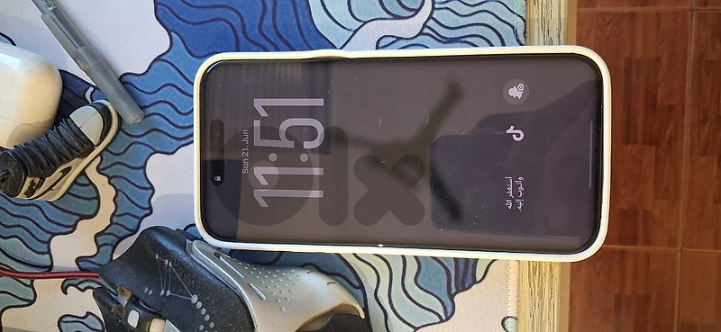 iphone 14 pro max clean