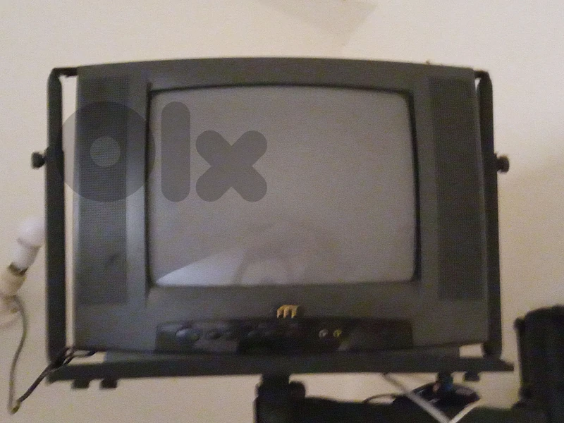 tv,used like brand new model: 2010 brand :iti