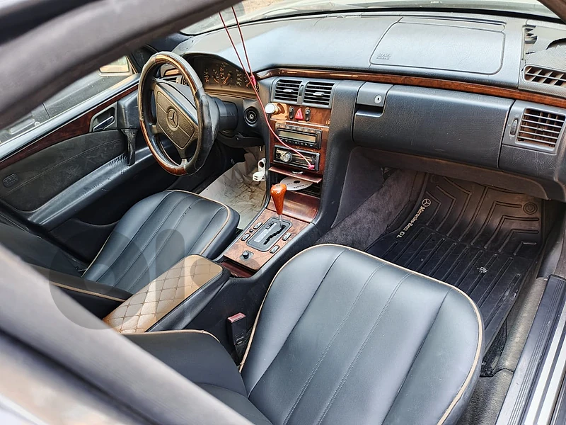 Mercedes-Benz 200 Series 1996 1996