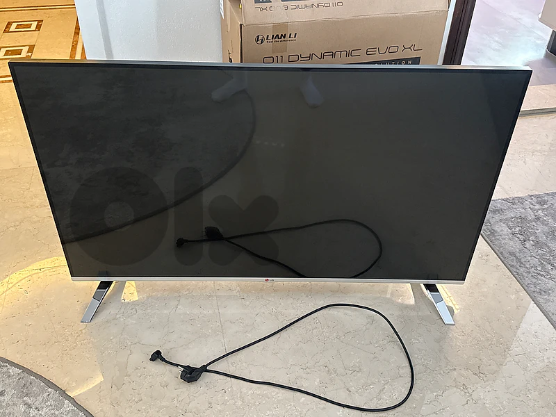 LG 50LB6700 50” Smart LED TV – Excellent Condition