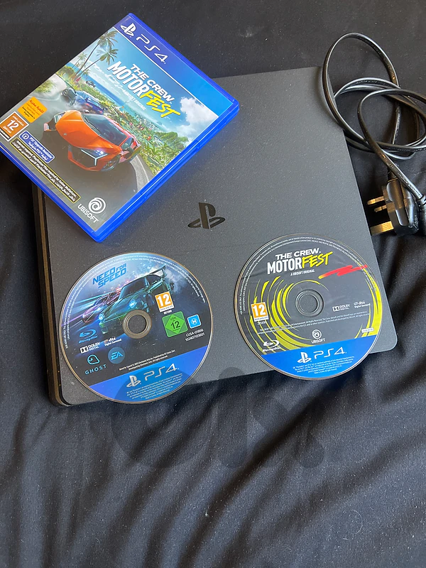 PS4 with to gmas the crew Motorfest and Need for speed