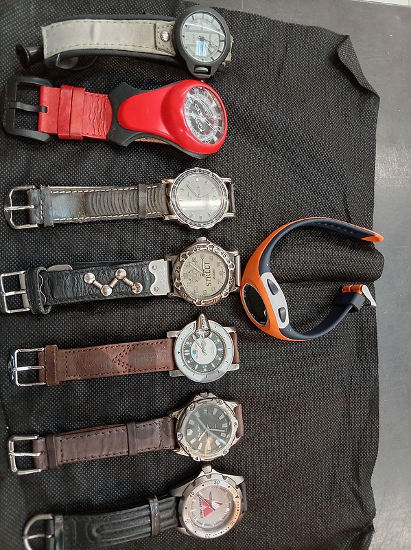 8 extremely rare Vintage watches Swiss and japanese all for 90$