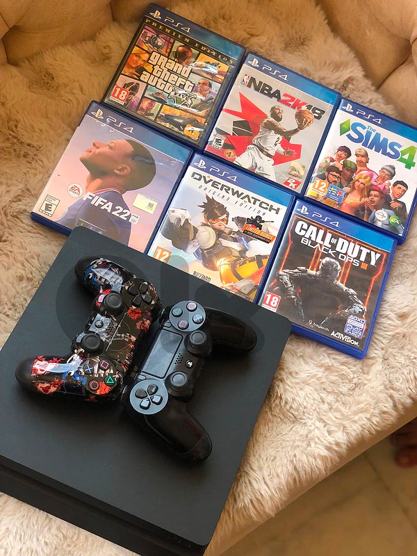 ps4 slim like new