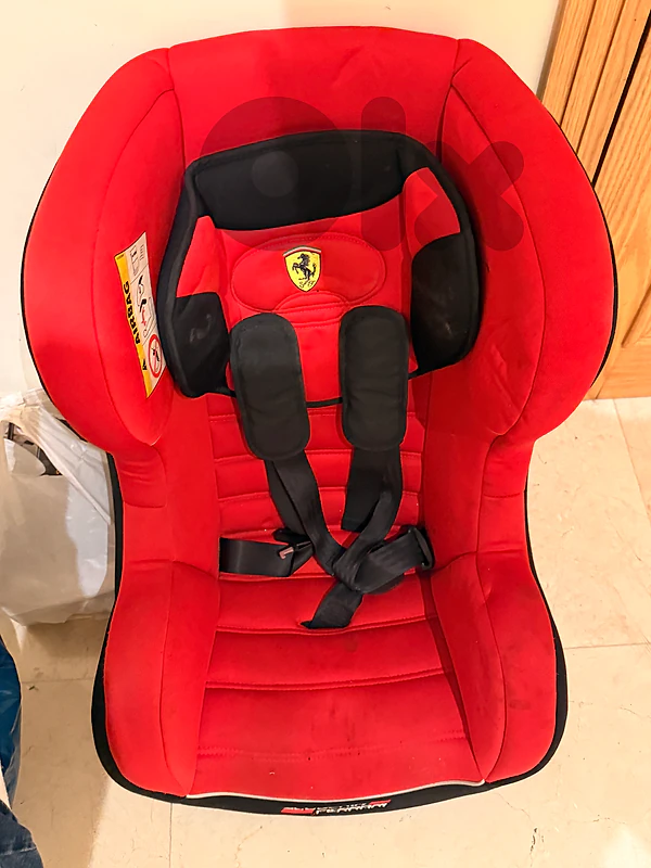 car seat ferrari