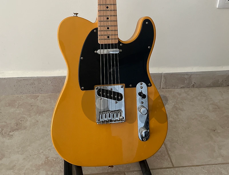 guitar Fender Squier and amplifier combo