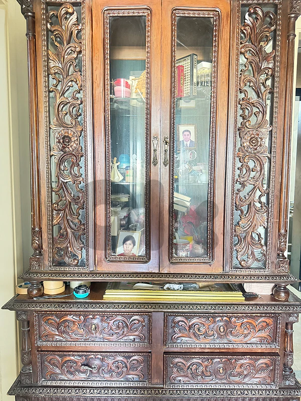 vitrine antique