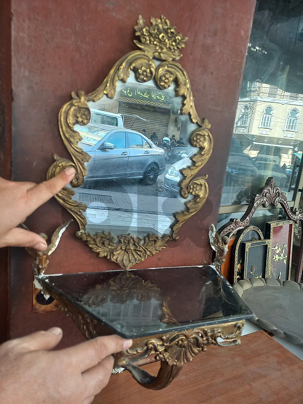 كونسول نحاس قديم قياس صغير أوروبي