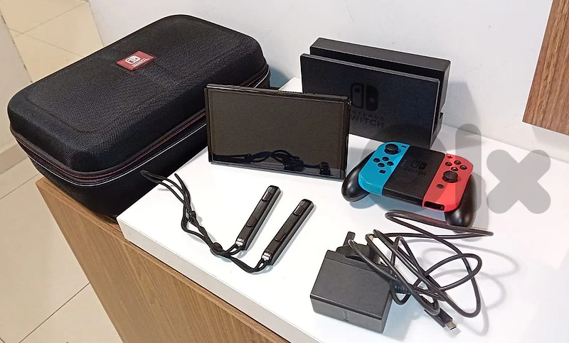 Modded Nintendo Switch OLED ( معدّلة)