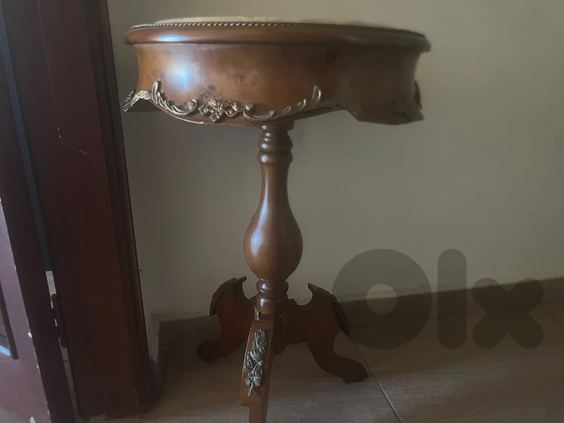 طاولة