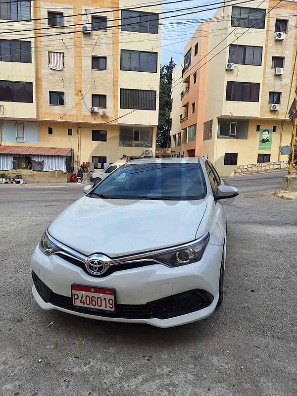 Toyota Corolla Hatchback 2017 IM