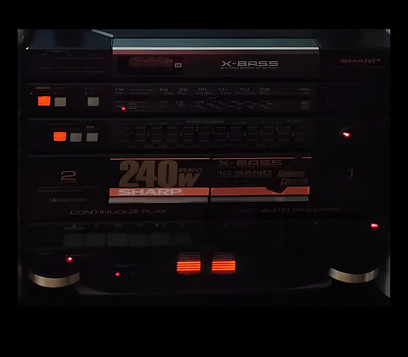 rare 1980 Vintage stereo
With Classic sound level meter screen
ستريو