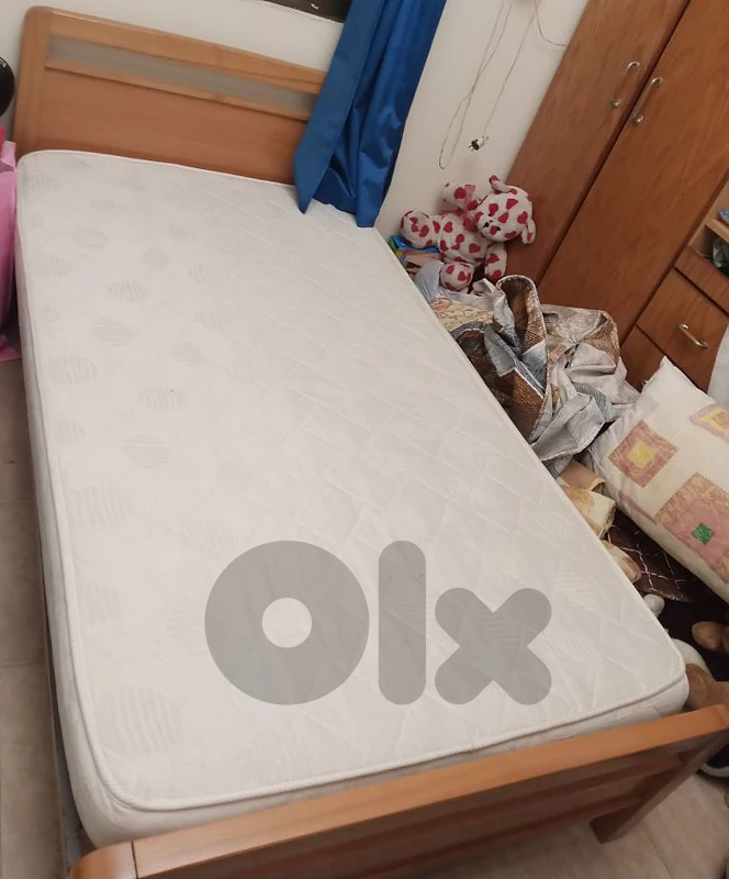 تخت مفرد و نص bed