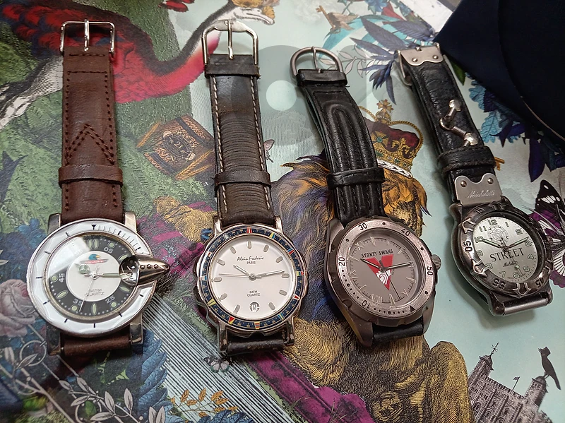4 extremely rare Vintage watches in excellent condition for 60$
