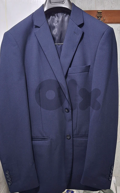 Men’s Dark Navy Suit – Elegant & Clean