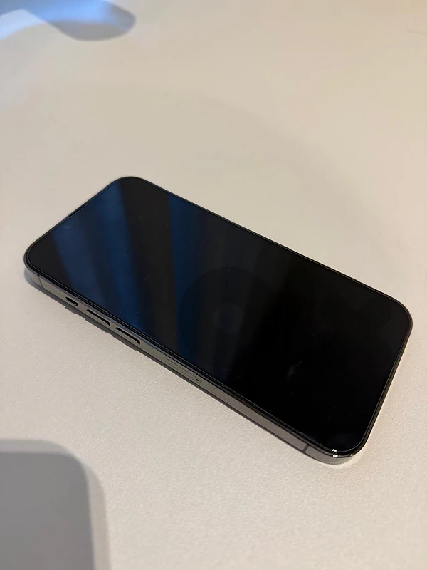 iPhone 13 Pro (256GB) – black– Pristine Condition (0 Scratches)