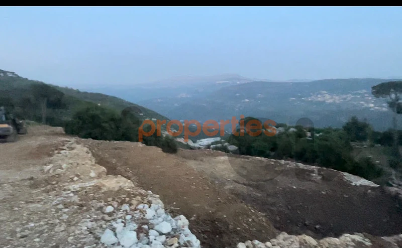 Land For Sale In Baabdat أرض للبيع في بعبدات CPBJW14