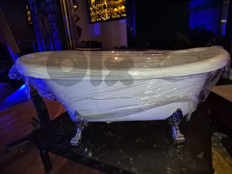 victorian tub