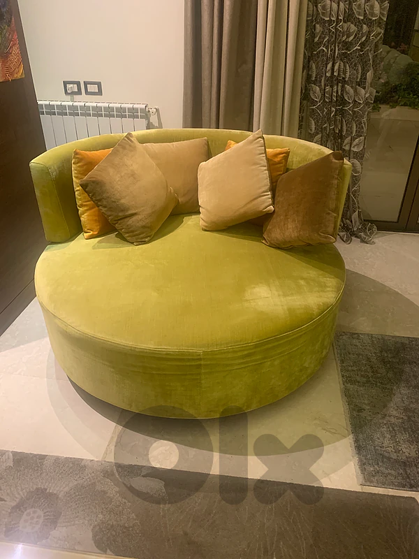 Round Sofa