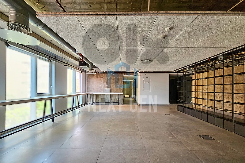 Office for Rent in Achrafieh | مكتب للإيجار في الأشرفية
