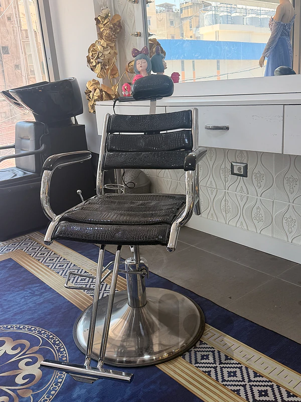 chair makeup