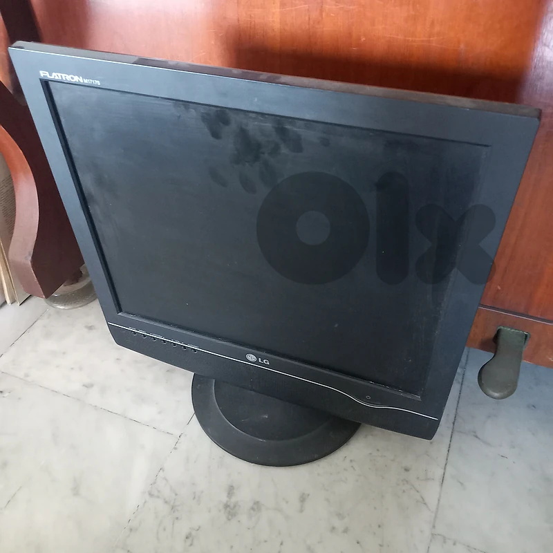 2 screens one desktop for sale