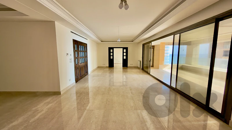 Apartment in Ras Beirut for Sale -MQHH052- شقة للبيع في راس بيروت