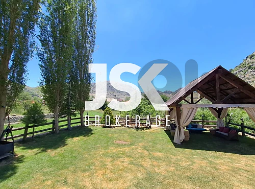 L21664 Villa With A Big Land For Sale in Laqlouq