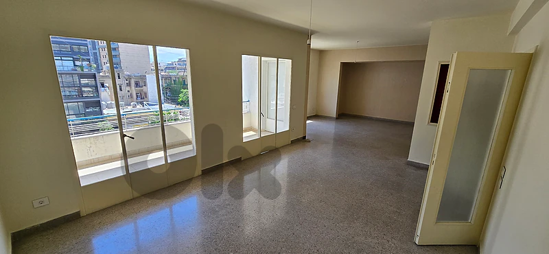 Apartment For Sale in Ashrafieh/شقة للبيع في الاشرفية