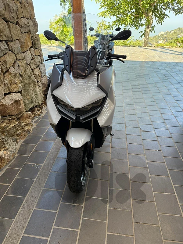 BMW C400 - GT 2025 - lebanese company source - 1800 km only