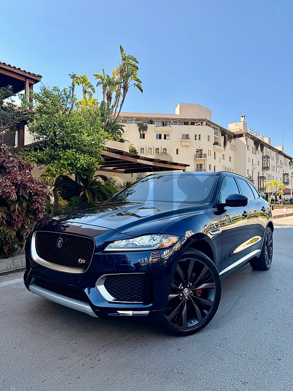 Jaguar Fpace S - 2018 - 6 cylinders - 64,000 miles - kheri2