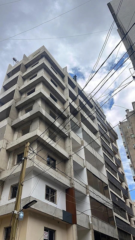 شقة للبيع في كورنيش المزرعة apartment for sale in korneesh mazraaa