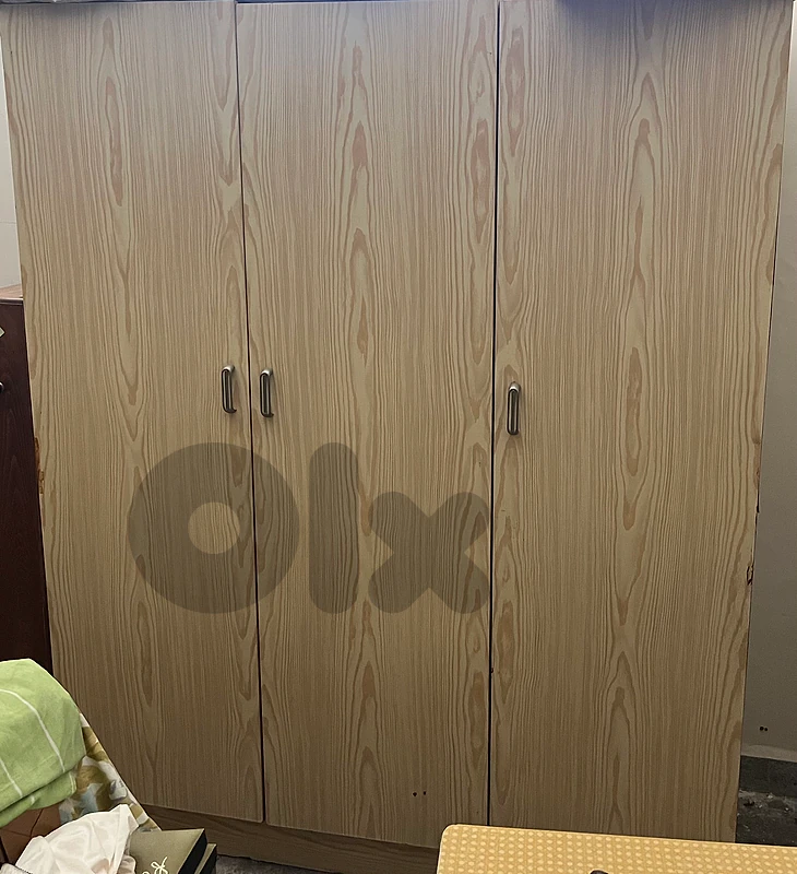 Wooden 3-Door Wardrobe with Drawers | Good Condition (151x56x187)