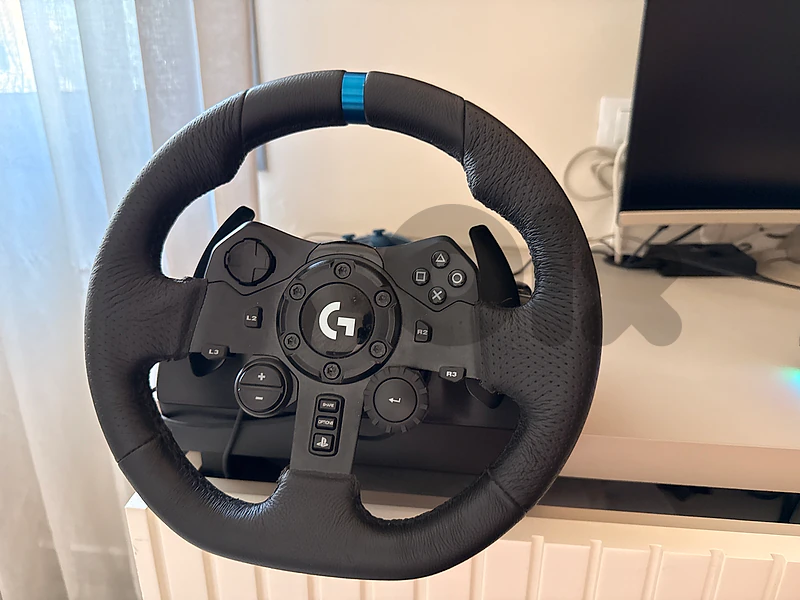 logitech g923 steering wheel and gas pedal