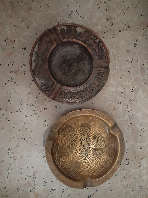 ashtray old