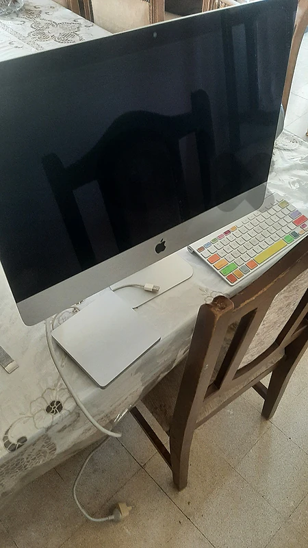 apple screen and accessories