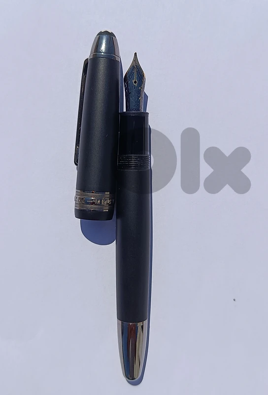 Montblanc Meisterstück Ultra Black Fountain Pen (Le Grand)