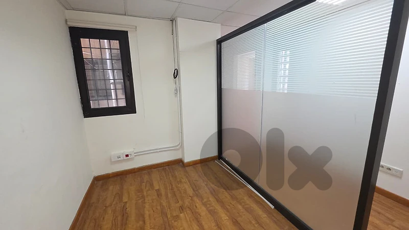 AH-HKL-572 Office 55 m² for Rent in Achrafieh