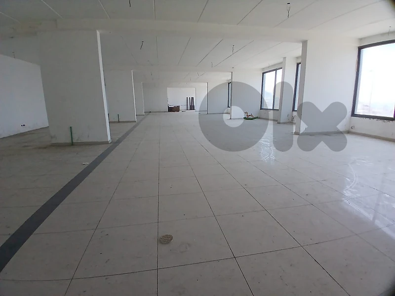 Showroom / Open-Space Office for Sale in Anteliasصالة عرض / مكتب مفتوح