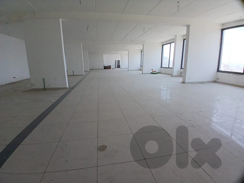 Showroom / Open-Space Office for Sale in Antelias صالة عرض / مكتب مفتو