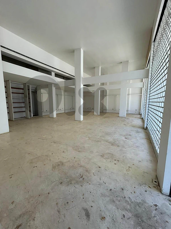 Shop in 2 levels in Horch Tabet for rent/محل تجاري في حرش تابت للايجار