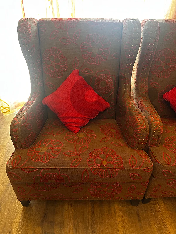 European Classical Wing Chair (Royal) الكرسي الملكي الأوروبي