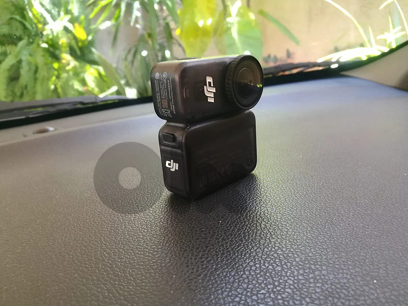 DJI Osmo Nano Standard Combo 128GB - Like New DJI Osmo Nano Standard Combo 128GB - Like New
